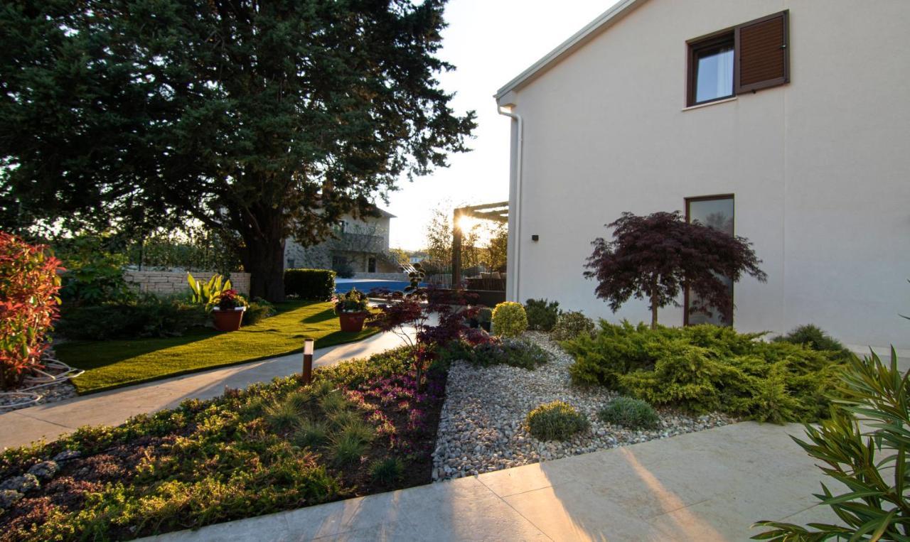 Villa Caprice - Krk Milohnici Zewnętrze zdjęcie