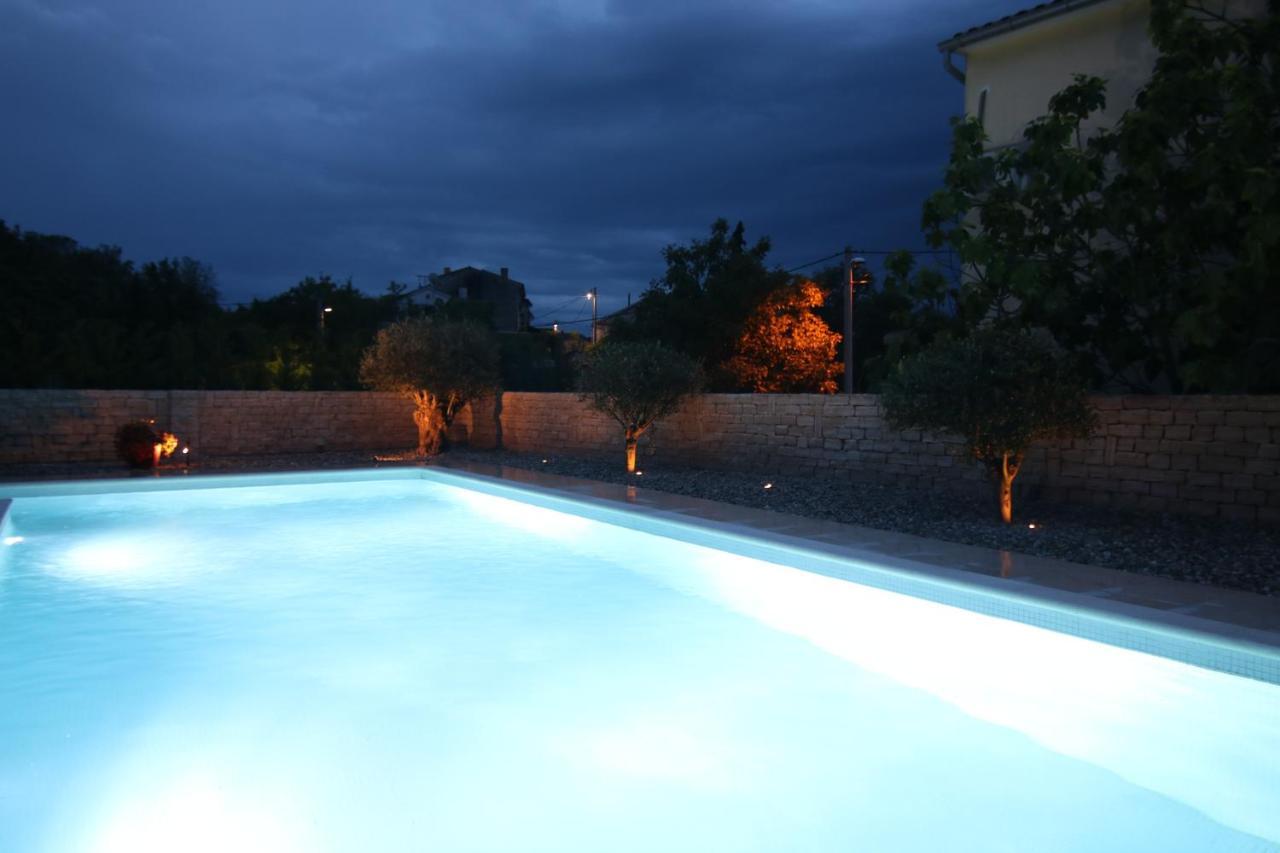 Villa Caprice - Krk Milohnici Zewnętrze zdjęcie