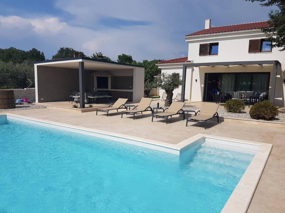 Villa Caprice - Krk Milohnici Zewnętrze zdjęcie