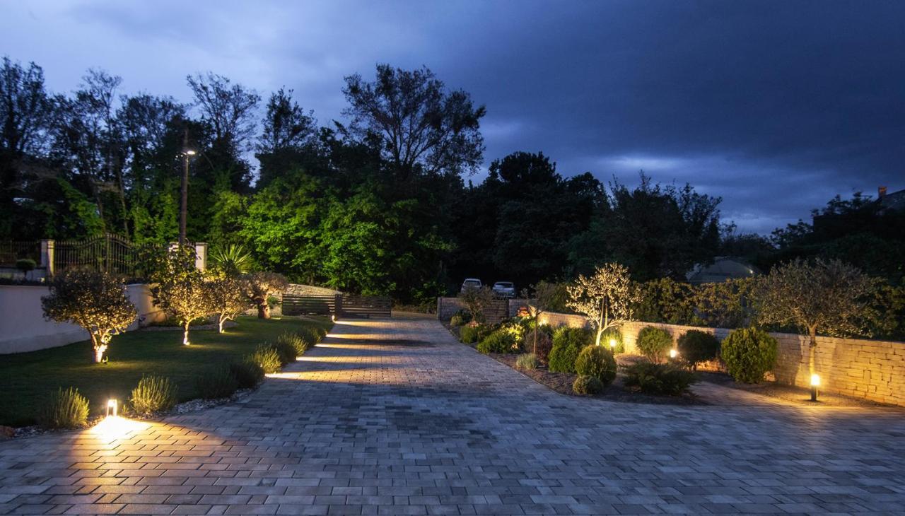 Villa Caprice - Krk Milohnici Zewnętrze zdjęcie