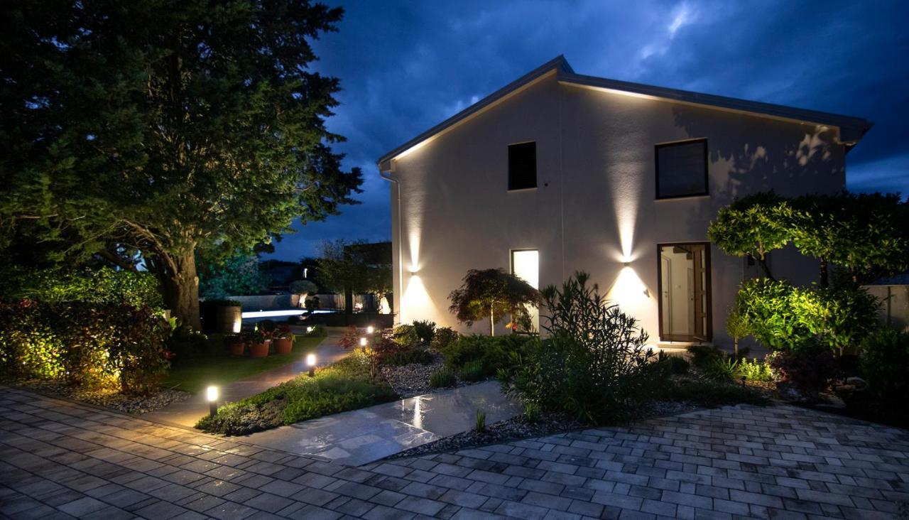 Villa Caprice - Krk Milohnici Zewnętrze zdjęcie