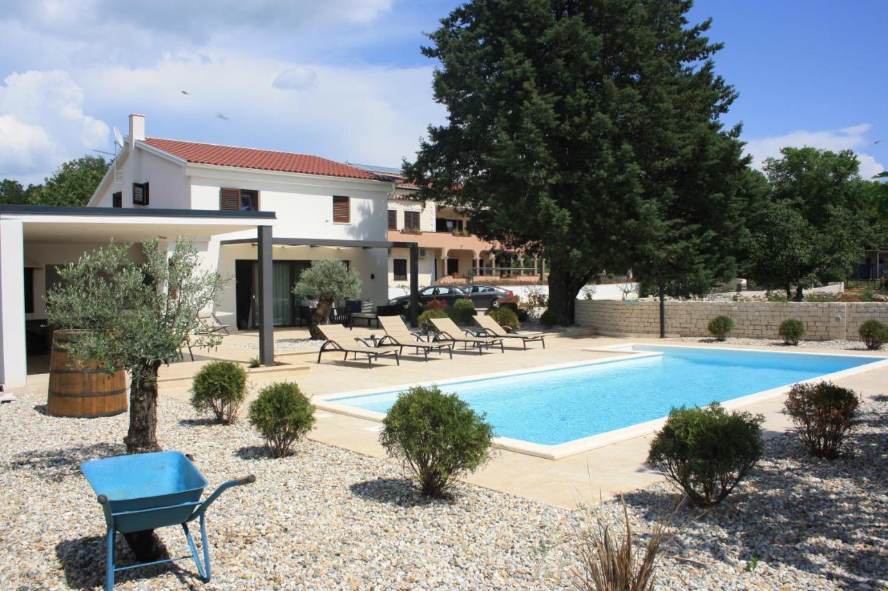 Villa Caprice - Krk Milohnici Zewnętrze zdjęcie