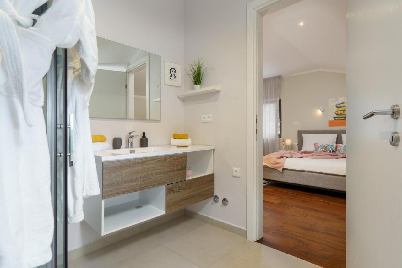Villa Caprice - Krk Milohnici Zewnętrze zdjęcie