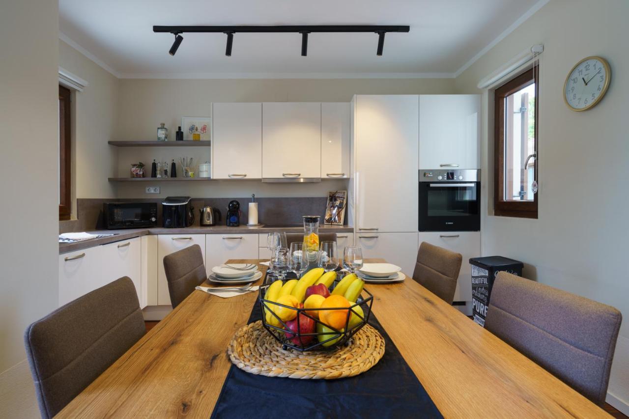 Villa Caprice - Krk Milohnici Zewnętrze zdjęcie